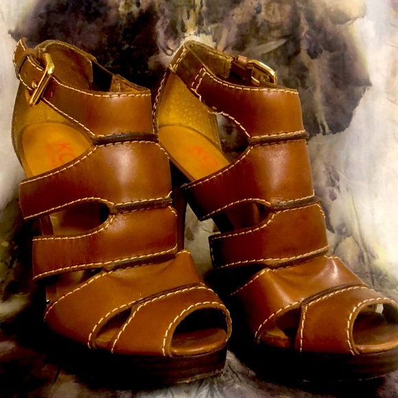 Michael Kors leather heels - Picture 1 of 5